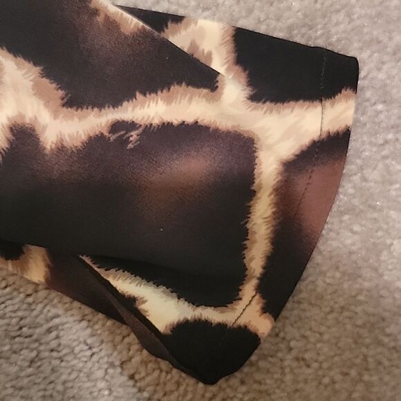 Eva Varro Giraffe cold shoulder dress sz M - Picture 8 of 8